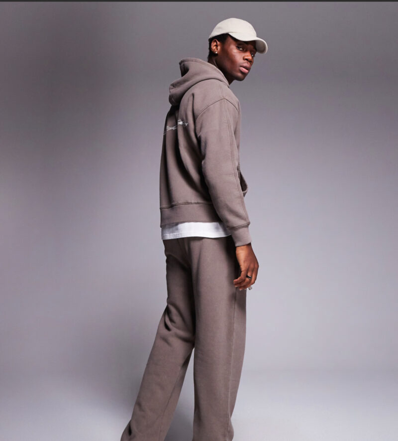 Good For Nothing co-ord joggers in taupe - Image 4