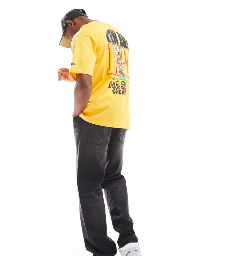 New Era baseball graphic back motif back t-shirt in yellow - Image 4